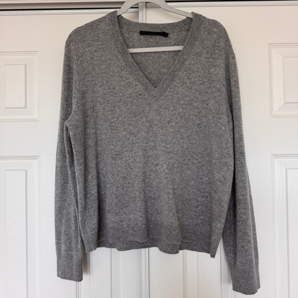 EUC MEDIUM Jenni Kayne Flynn 100% Cashmere V-Neck Sweater Heathered Grey